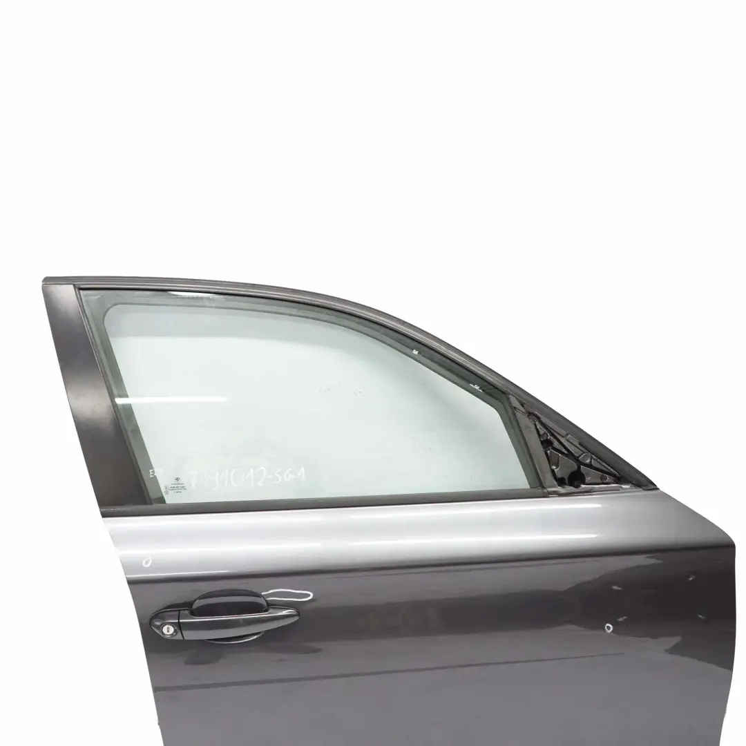 Reihe E87 3 Tür Vorne Rechts Sparkling Graphit Metallic - A22 für BMW 1 mit Teilenummer 7191012 BMW 1 Reihe E87 3 Tür Vorne Rechts Sparkling Graphit Metallic - A22 - SKU 7191012-SG1 - Teilenummer 7191012