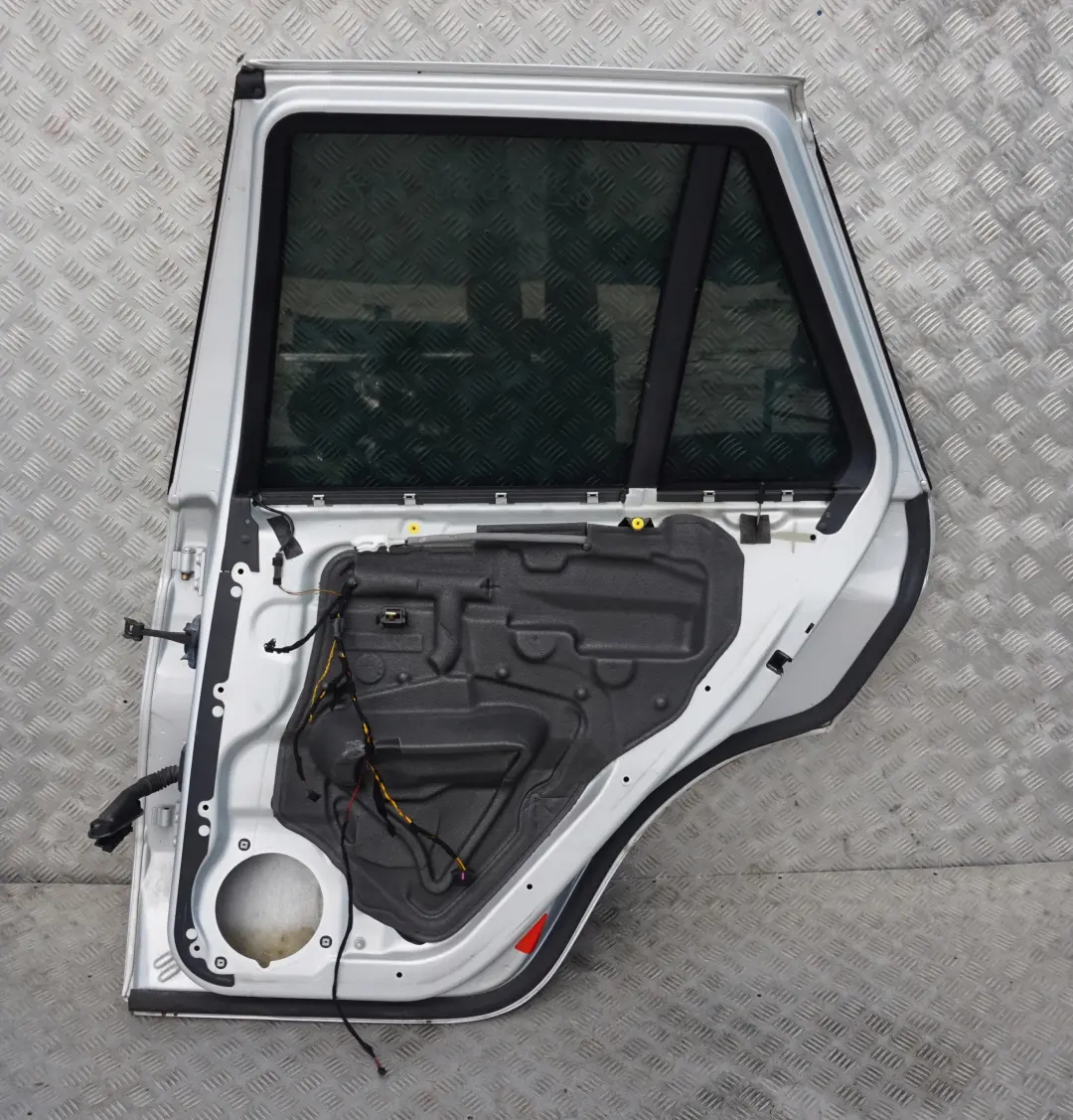 BMW X5 er 7 E53 Beifahrer Tür hinten rechts Titansilber Titan Silber Metallic - SKU 8256828-TS7 - Teilenummer 8256828