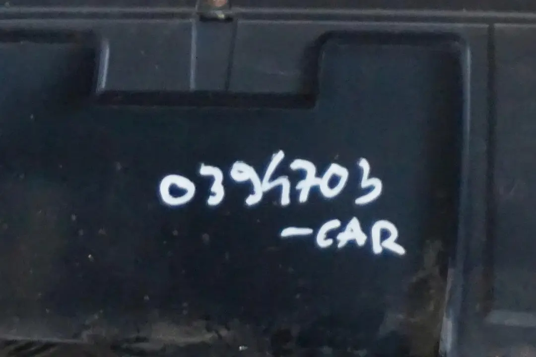 Zderzak tył pdc carbonschwarz M-Pakiet do BMW E61 o numerze 0394703 BMW E61 Zderzak tył pdc carbonschwarz M-Pakiet - SKU 0394703-CAR - Numer Części 0394703