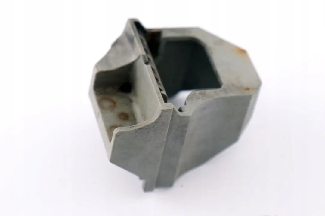 BMW E81 E82 E87 E92 E93 Soporte Inferior Enfriador Radiador Derecho - SKU 7526444 - Número de pieza 7526444