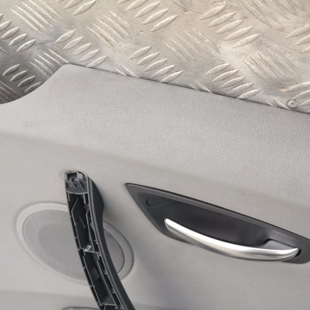 Türverkleidung vorn rechts Alaskagrau Grau BMW 1 er E87 - SKU 7133302-1 - Teilenummer 7133302