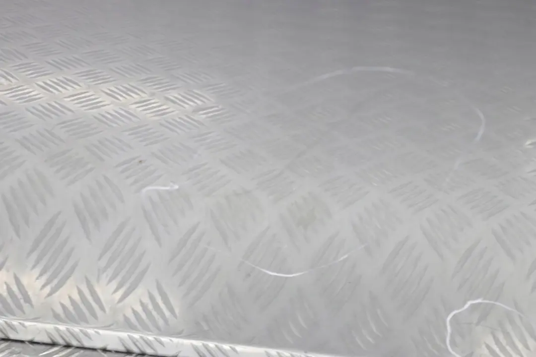 Tür Vorne Rechts Silbergrau Silber Grau Metallic - A08 für BMW 5 E60 E61 3 mit Teilenummer 7202340 BMW 5 E60 E61 3 Tür Vorne Rechts Silbergrau Silber Grau Metallic - A08 - SKU 7202340-SBG3 - Teilenummer 7202340