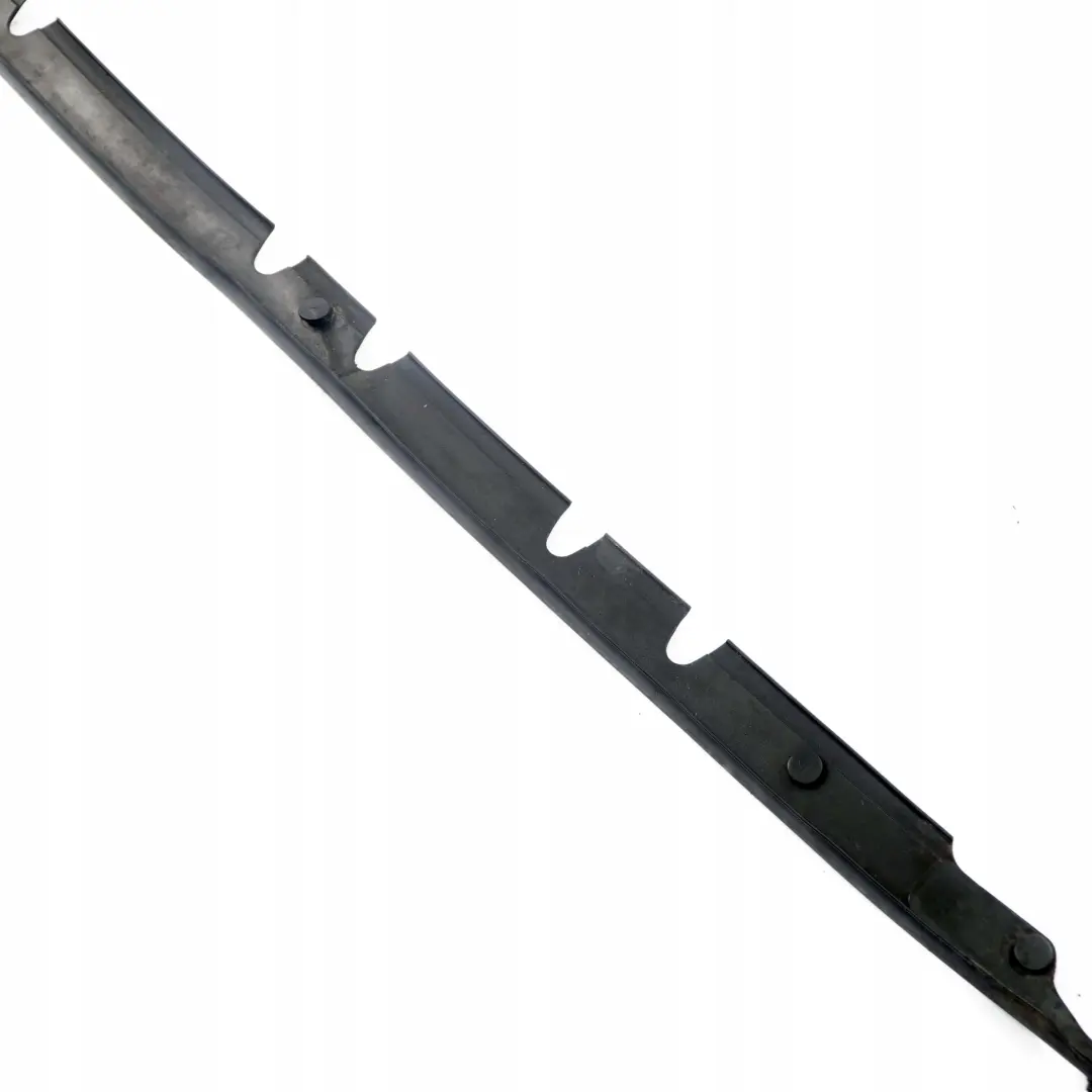 Uszczelka błotnika prawy przód do MERCEDES C W203 o numerze A2038800297 MERCEDES C W203 Uszczelka błotnika prawy przód - SKU A2038800297 - Numer Części A2038800297