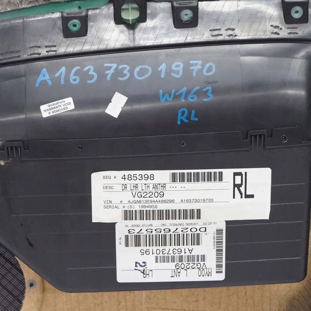 Mercedes-Benz M-Klasse ML W163 Türverkleidung Hinten Links Leder Schwarz für mit Teilenummer A1637301970 Mercedes-Benz M-Klasse ML W163 Türverkleidung Hinten Links Leder Schwarz - SKU A1637301970 - Teilenummer A1637301970