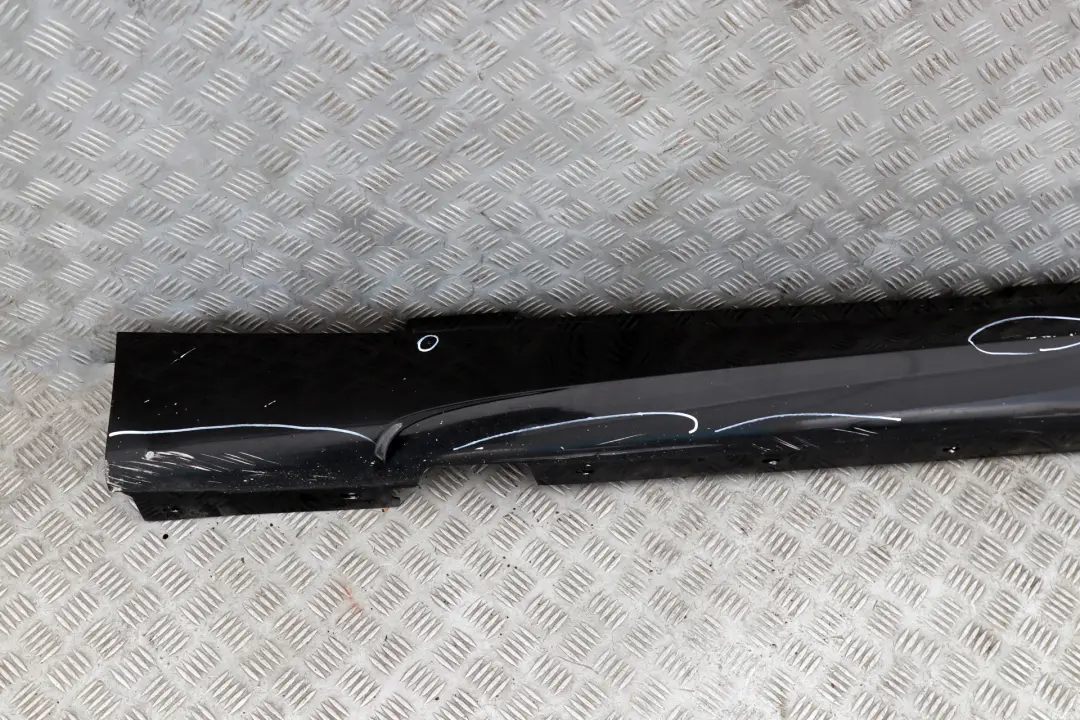 BMW E87 LCI M Sport Bas de Porte Couverture Seuil A Gauche Noir Saphir - SKU 0033557-BS - Numéro de pièce 33557