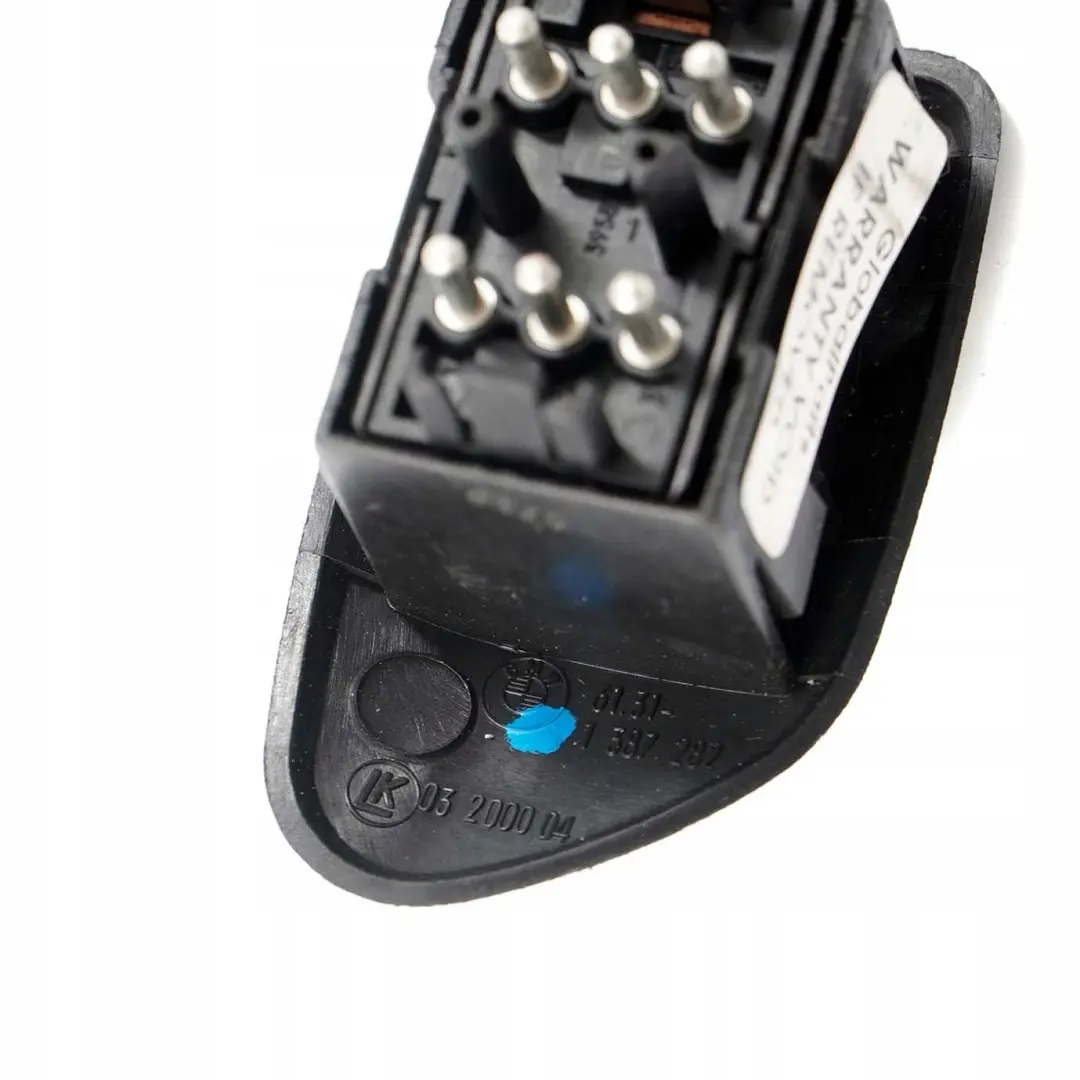 Commutateur de Miroir Commutateur pour BMW 3 E36 à propos du numéro de pièce 1387282 BMW 3 E36 Commutateur de Miroir Commutateur - SKU 1387282 - Numéro de pièce 1387282