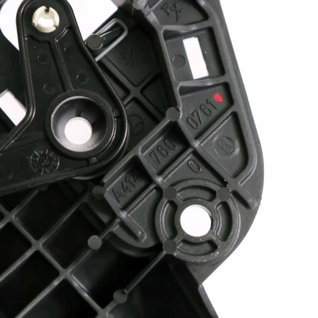 W414 Maniglia interna apriporta scorrevole posteriore sinistra N/S per Mercedes con numero di parte A4147600761 Mercedes W414 Maniglia interna apriporta scorrevole posteriore sinistra N/S - SKU A4147600761 - Numero di parte A4147600761