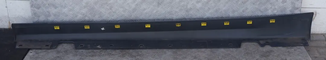 Bas de Porte Couverture Seuil a Droite Bleu Montego Bleu pour BMW 3 E90 E91 à propos du numéro de pièce 51770032950 BMW 3 E90 E91 Bas de Porte Couverture Seuil a Droite Bleu Montego Bleu - SKU 0032950-MTB3 - Numéro de pièce 51770032950