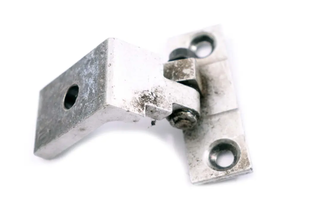 BMW 5 Series E60 E61 Front right door lower hinge SILBERGRAU O/S - SKU 7068078 - Part number 7068078