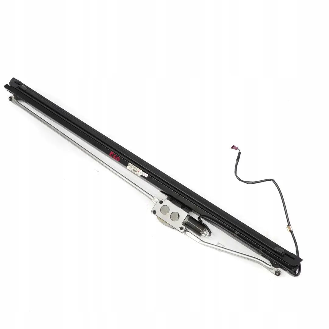 Parcela Trasera Estante Electrico Sun Blind Negro para BMW E60 Berlina con número de pieza 9143448 BMW E60 Berlina Parcela Trasera Estante Electrico Sun Blind Negro - SKU 9143448 - Número de pieza 9143448