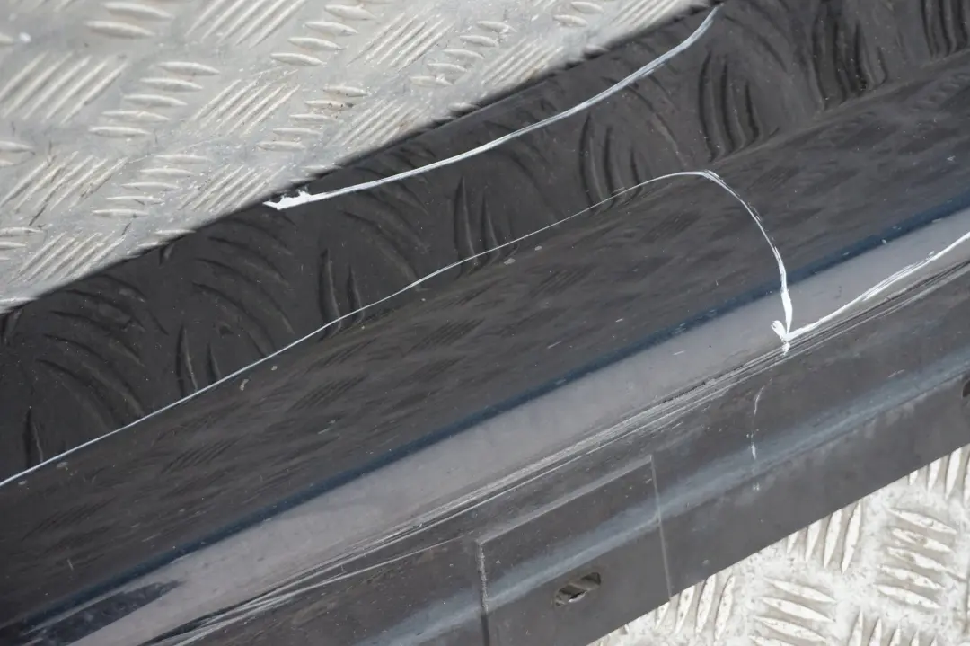 BMW E90 E91 Listello Portiera Apertura Gonna SX Nero 2 - SKU 0032951-SCH7 - Numero di parte 32951