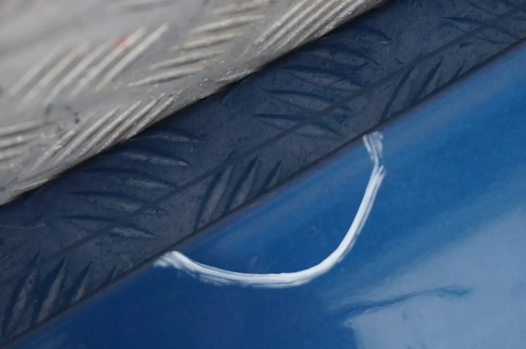 BMW E87 Sill Strip Side Skirt Left N/S Sydneyblau Metallic - A19 - SKU 0032949-SYD4 - Part number 32949
