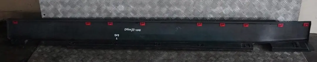 Bas de Porte Couverture Seuil A Gauche Bleu Tolede Metallique pour BMW E65 à propos du numéro de pièce 0140037 BMW E65 Bas de Porte Couverture Seuil A Gauche Bleu Tolede Metallique - SKU 0140037-OXF - Numéro de pièce 0140037