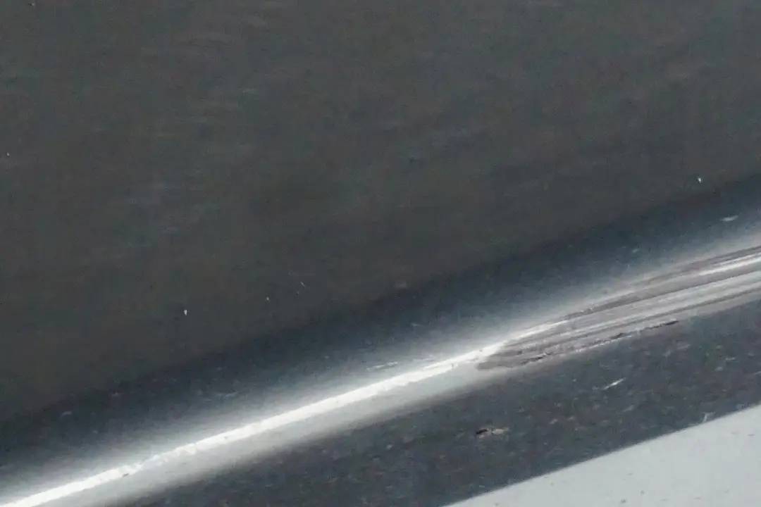 BMW E65 Listello Portiera Apertura Gonna Destra Grigio Titanio 892 - SKU 0140038-TGR - Numero di parte 0140038