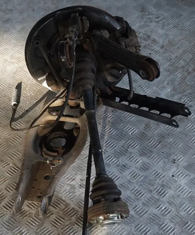 N47N 184PS Abtriebswelle Schwenklager Hinten Links für BMW 3 E91 LCI Kombi 320d mit Teilenummer 6783653 BMW 3 E91 LCI Kombi 320d N47N 184PS Abtriebswelle Schwenklager Hinten Links - SKU 6783653-4 - Teilenummer 6783653