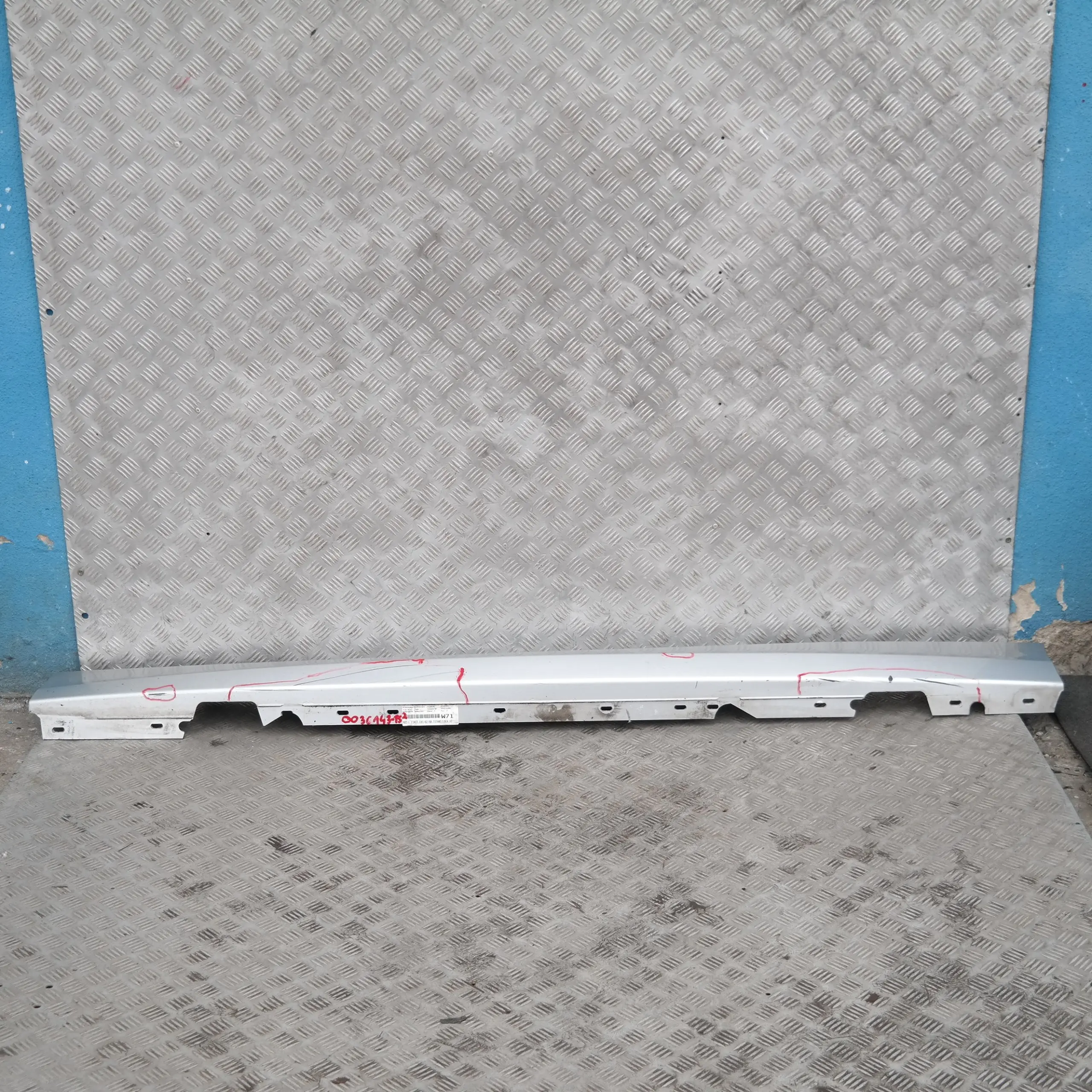 BMW 1 SERIES E81 E82 E88 Sill strip side skirt left N/S TITANSILBER SILVER 354