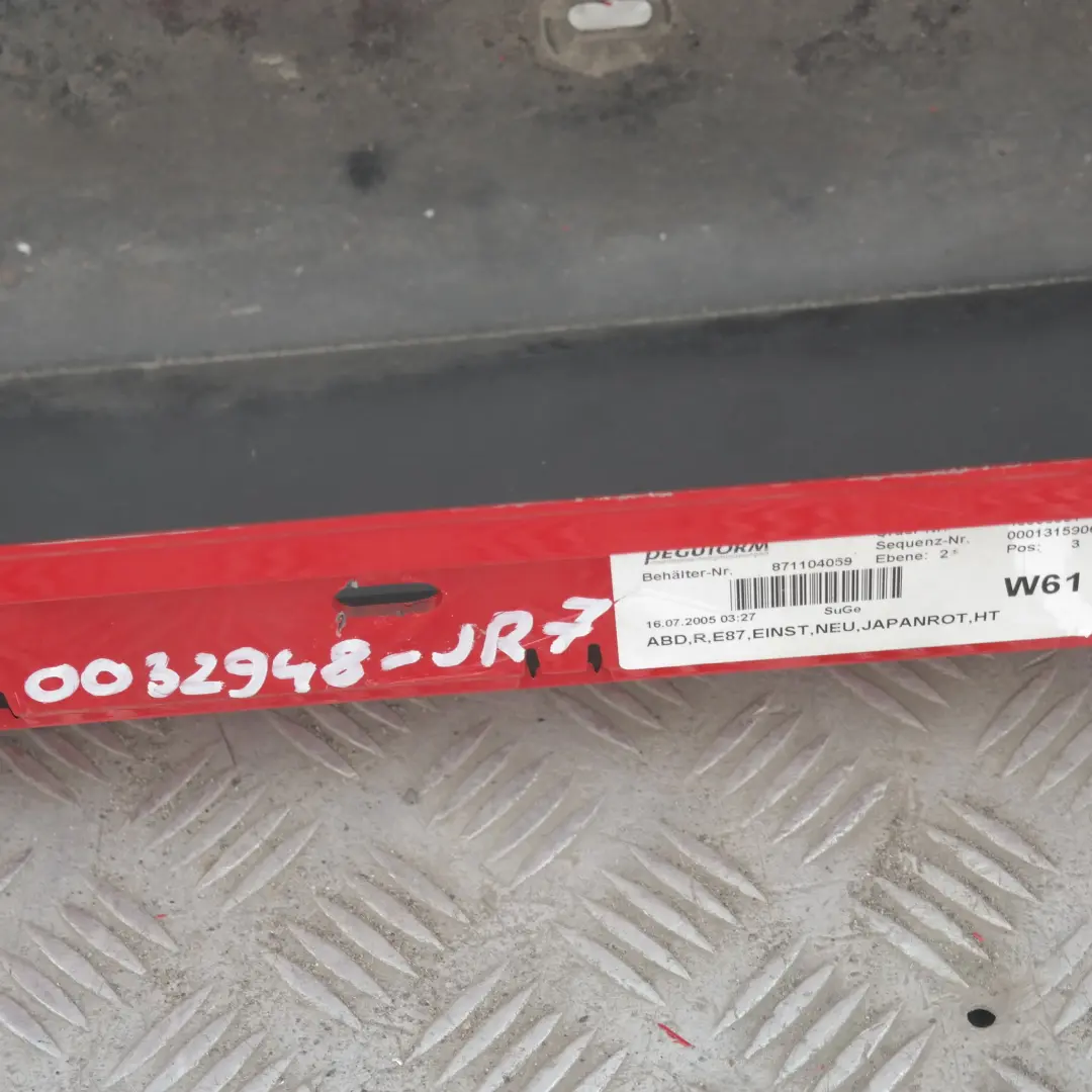 Schwellerleiste Blende Schweller rechts Japanrot Japan Rot 438 für BMW 1 er 7 E87 mit Teilenummer 32948 BMW 1 er 7 E87 Schwellerleiste Blende Schweller rechts Japanrot Japan Rot 438 - SKU 0032948-JR7 - Teilenummer 32948