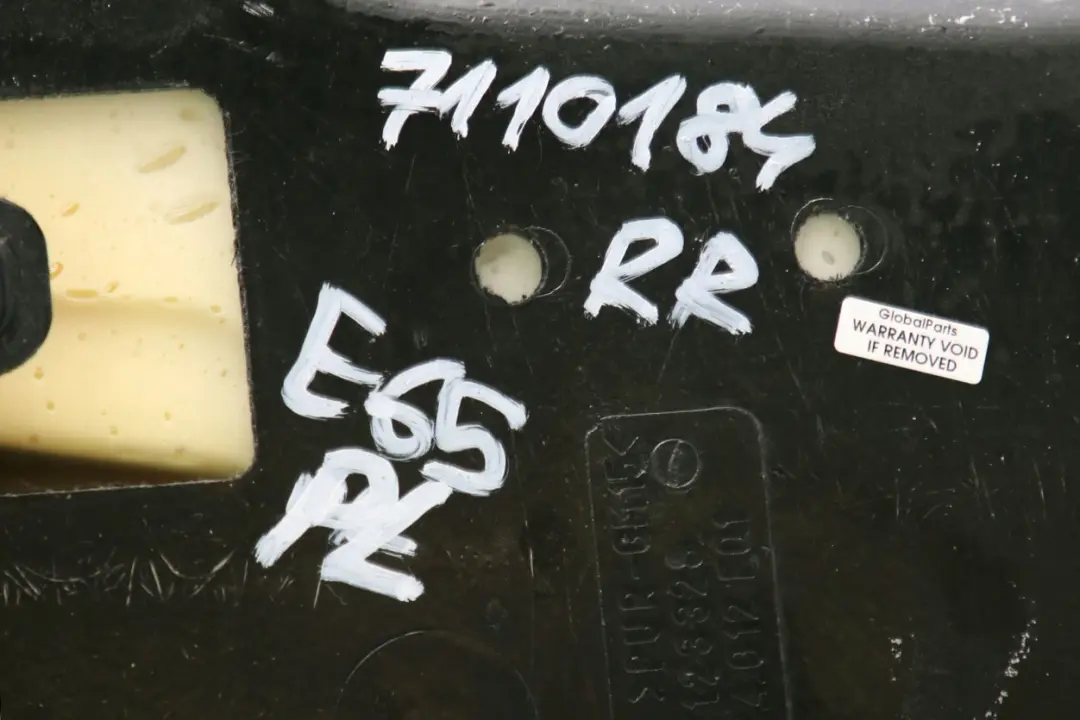 Asiento Trasero Derecho Funda Respaldo Cuero Negro Perla para BMW E65 E66 con número de pieza 7110184 BMW E65 E66 Asiento Trasero Derecho Funda Respaldo Cuero Negro Perla - SKU 7110184 - Número de pieza 7110184