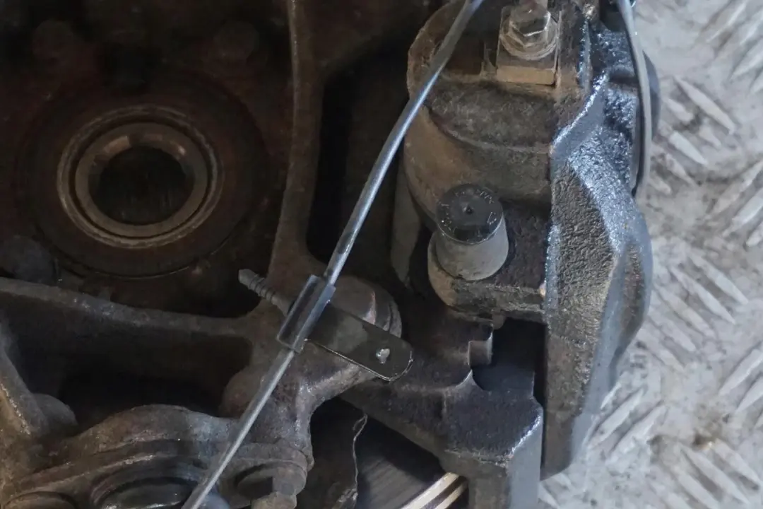 170PS Amortisseur a L'Avant Gauche pour Mini R53 COOPER S W11 1.6 1 à propos du numéro de pièce 6759421 Mini R53 COOPER S W11 1.6 1 170PS Amortisseur a L'Avant Gauche - SKU 6759421-1 - Numéro de pièce 6759421