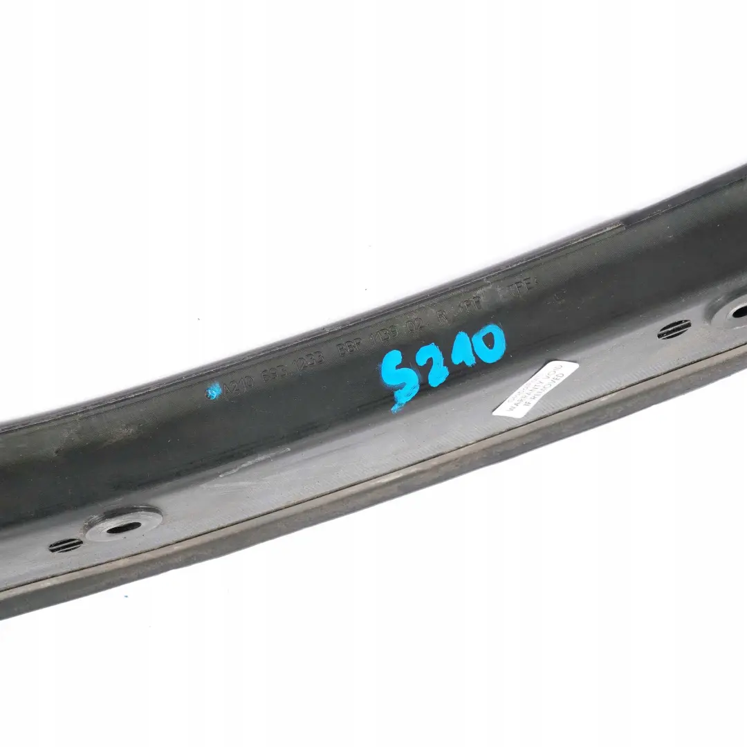 Mercedes-Benz W210 S210 Arriere Droite Revetement Baguette Coffre pour à propos du numéro de pièce A2106931233 Mercedes-Benz W210 S210 Arriere Droite Revetement Baguette Coffre - SKU A2106931233 - Numéro de pièce A2106931233