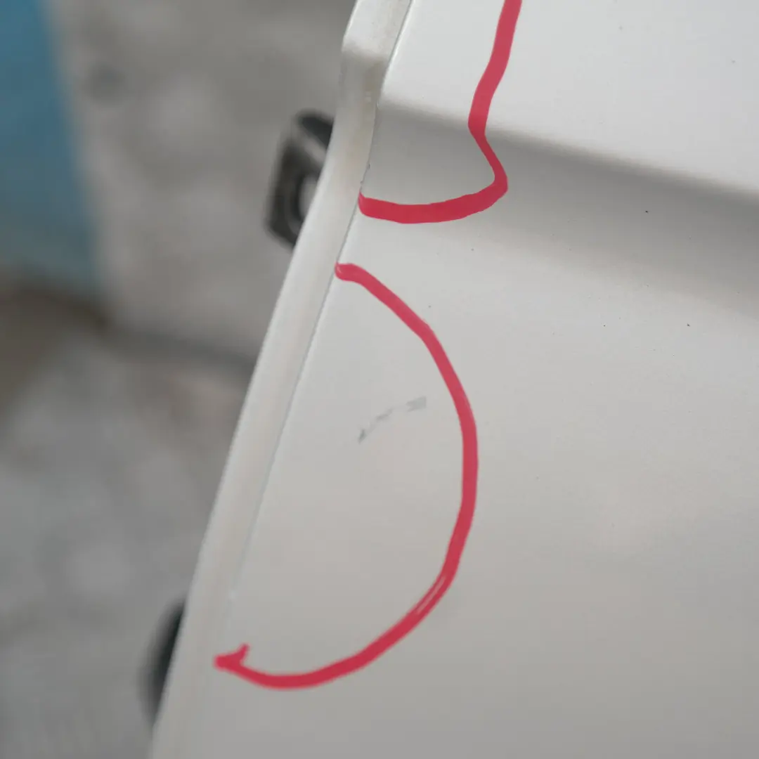 Lato Conducente Porta Posteriore Sinistra Argento-Titanio Titan per BMW X5 E53 con numero di parte 8256827 BMW X5 E53 Lato Conducente Porta Posteriore Sinistra Argento-Titanio Titan - SKU 8256827-TS - Numero di parte 8256827