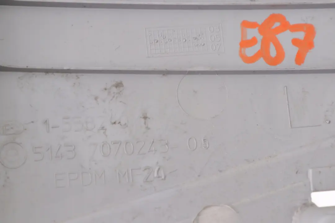 Blende B-Säule oben links Grau für BMW 1 er E87 E87N mit Teilenummer 7070243 BMW 1 er E87 E87N Blende B-Säule oben links Grau - SKU 7070243-1 - Teilenummer 7070243