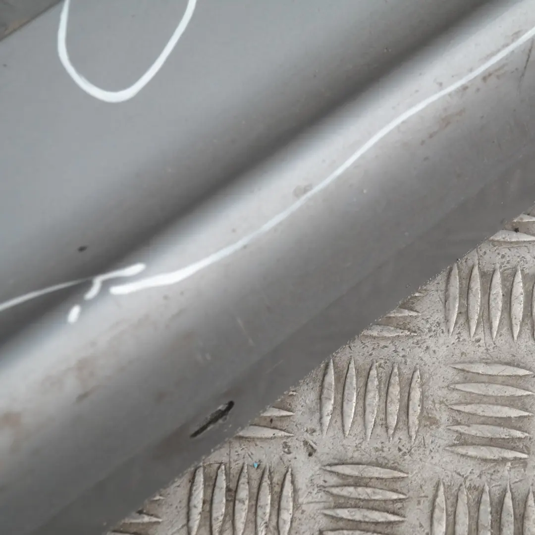 Listón de umbral faldón lateral derecho Quarzblau Azul Metalizado A18 para BMW E87 con número de pieza 32948 BMW E87 Listón de umbral faldón lateral derecho Quarzblau Azul Metalizado A18 - SKU 0032948-QB19 - Número de pieza 32948