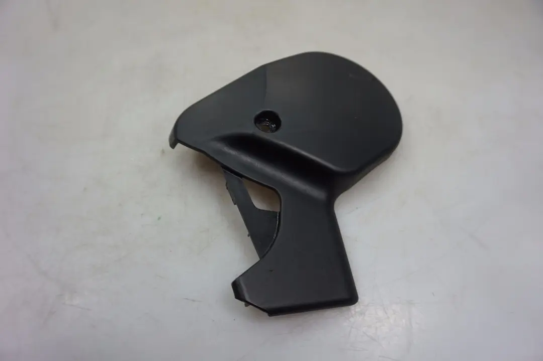 Rivestimento Sedili Rivestimento Interno Sinistro 7111145 per BMW E60 E61 LCI con numero di parte 7111147 BMW E60 E61 LCI Rivestimento Sedili Rivestimento Interno Sinistro 7111145 - SKU 7111147 - Numero di parte 7111147