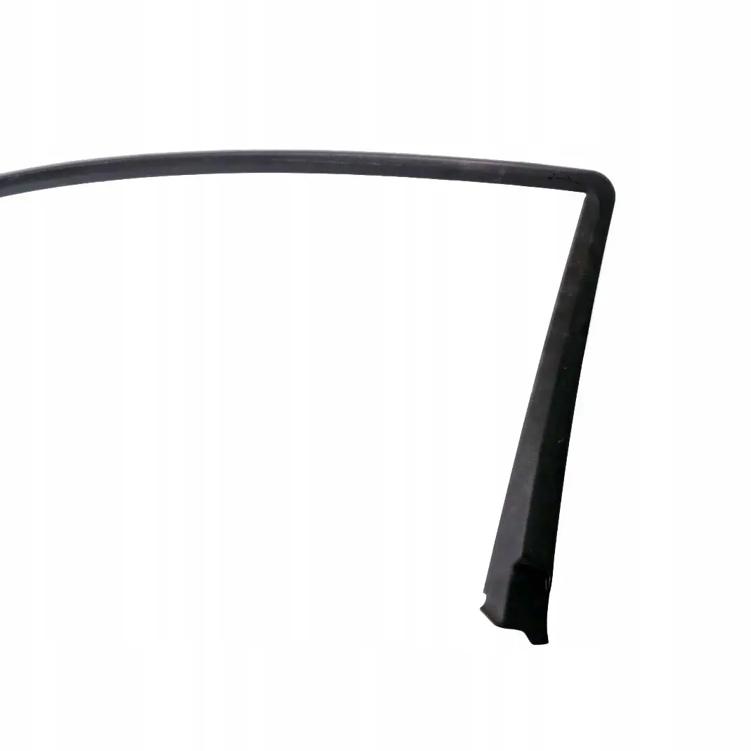 Ramka szyby prawy przód do Mercedes CL203 W203 Coupe o numerze A2037250471 Mercedes CL203 W203 Coupe Ramka szyby prawy przód - SKU A2037250471 - Numer Części A2037250471