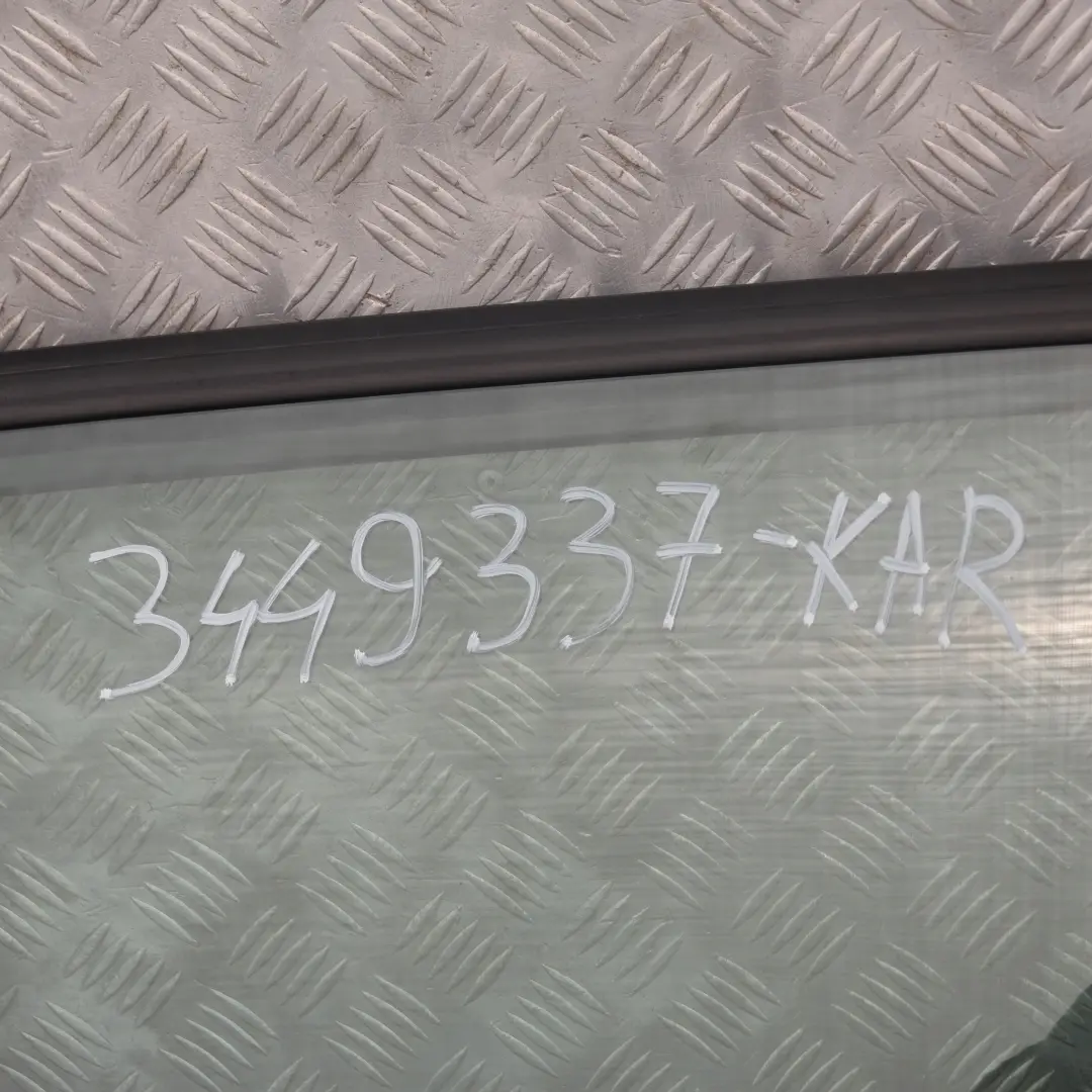 Puerta Trasera Izquierda Karmesinrot Rojo Carmesi - A61 para BMW 1 E83 con número de pieza 3449337 BMW 1 E83 Puerta Trasera Izquierda Karmesinrot Rojo Carmesi - A61 - SKU 3449337-KAR - Número de pieza 3449337