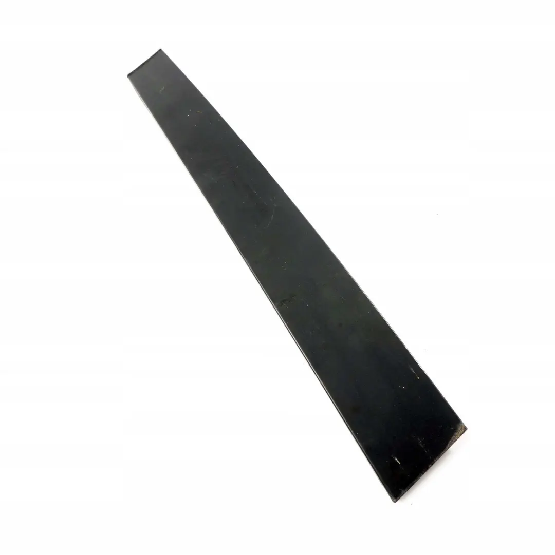 Trasera Izquierda Ventana Acabado Trim B-Pilar Negro para BMW E36 Berlina con número de pieza 8173385 BMW E36 Berlina Trasera Izquierda Ventana Acabado Trim B-Pilar Negro - SKU 8173385 - Número de pieza 8173385