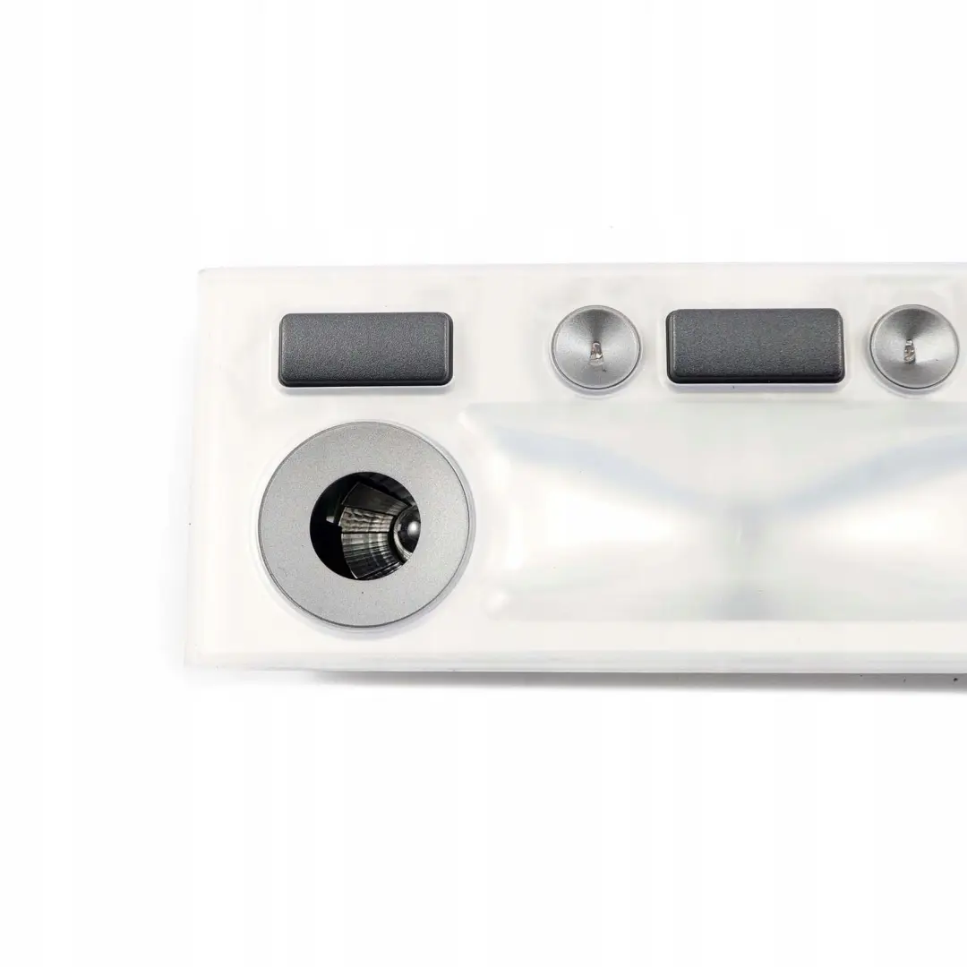 BMW E65 E66 Lampka wnętrza kabiny podsufitki tył - SKU 8379701 - Numer Części 8379701