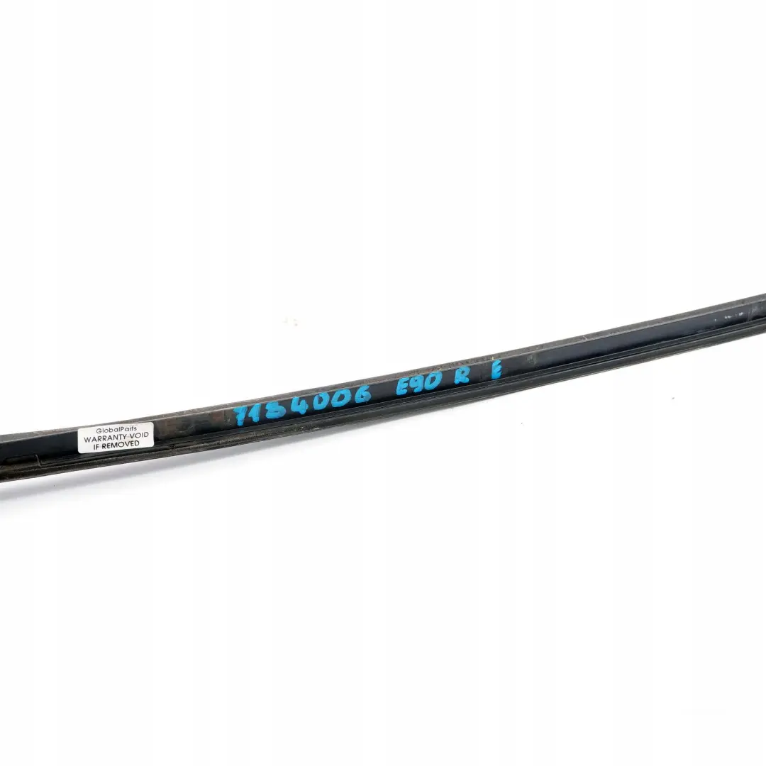 Listwa Szyby Przedniej Czołowej Prawa do BMW E90 o numerze 7184006 BMW E90 Listwa Szyby Przedniej Czołowej Prawa - SKU 7184006 - Numer Części 7184006
