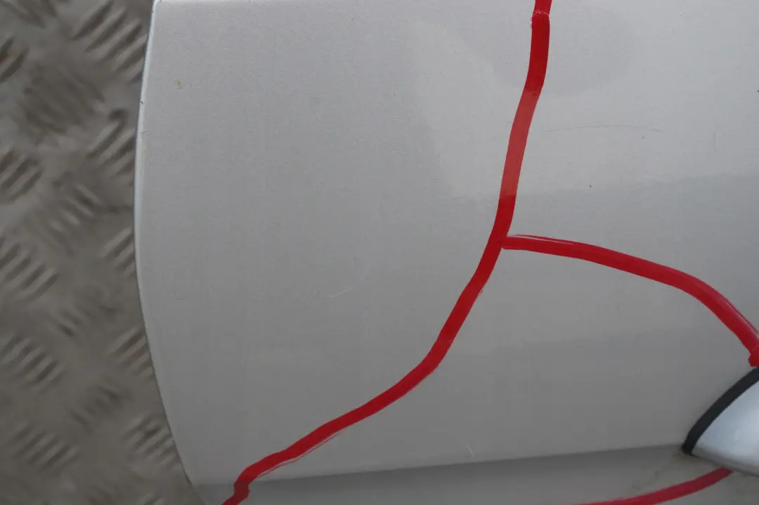 Beifahrer Tür hinten rechts Titansilber Titan Silber Metallic für BMW X5 er 7 E53 mit Teilenummer 8256828 BMW X5 er 7 E53 Beifahrer Tür hinten rechts Titansilber Titan Silber Metallic - SKU 8256828-TS7 - Teilenummer 8256828