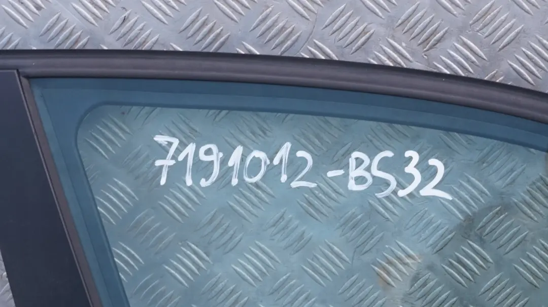 BMW 1 SERIES 32 E87 E87N Door Front Right O/S Black Sapphire Metallic - 475 - SKU 7191012-BS32 - Part number 7191012