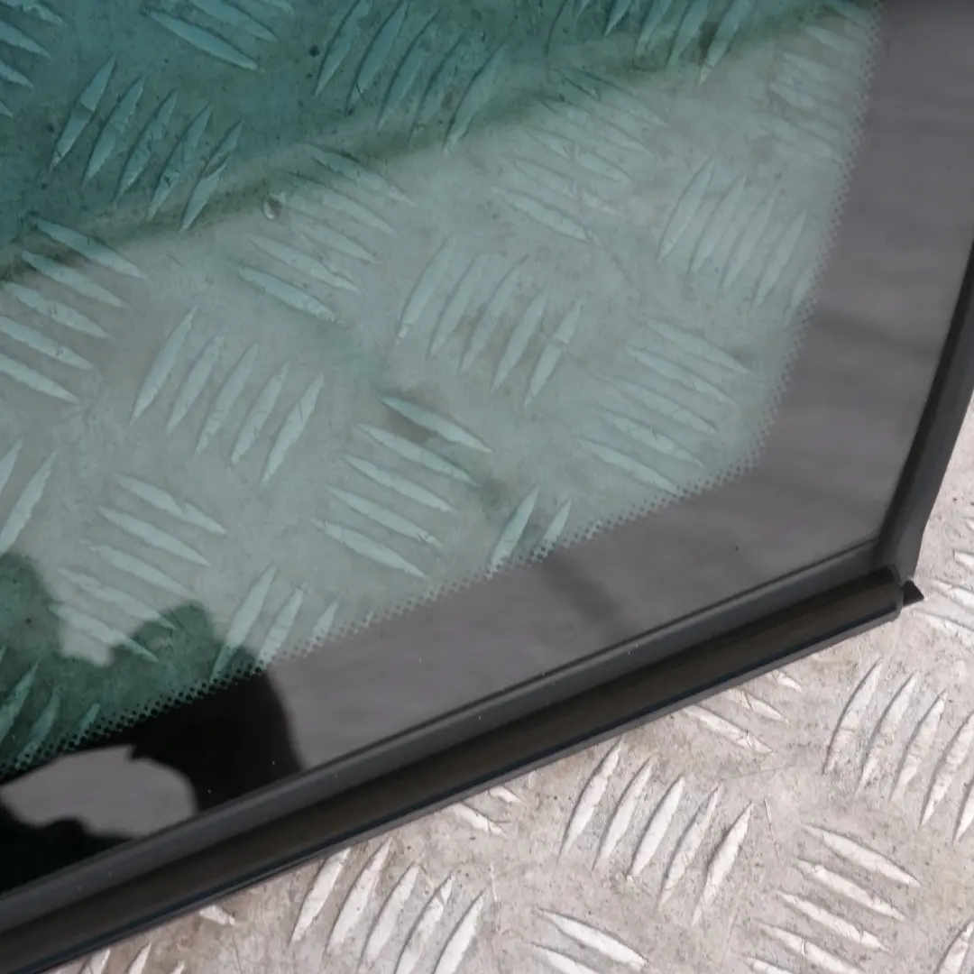 BMW E81 Rear Left N/S Tinted Side Window AS3 Glanzschwarz High Gloss - SKU 7194193 - Part number 7194193