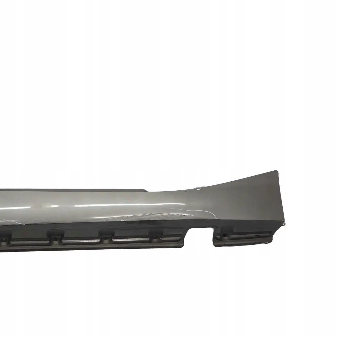 Listello Portiera Destra Grigio Argento Grigio - 472 per BMW Z4 E85 E86 3 con numero di parte 0031108 BMW Z4 E85 E86 3 Listello Portiera Destra Grigio Argento Grigio - 472 - SKU 0031108-STG3 - Numero di parte 0031108