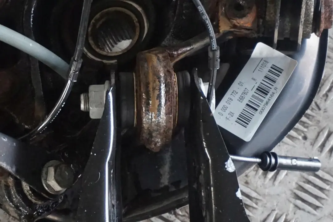 136PS Federbein Radträger Schwenklager Hinten Rechts für BMW 1 er F20 116i N13 mit Teilenummer 6792516 BMW 1 er F20 116i N13 136PS Federbein Radträger Schwenklager Hinten Rechts - SKU 6792516-1 - Teilenummer 6792516