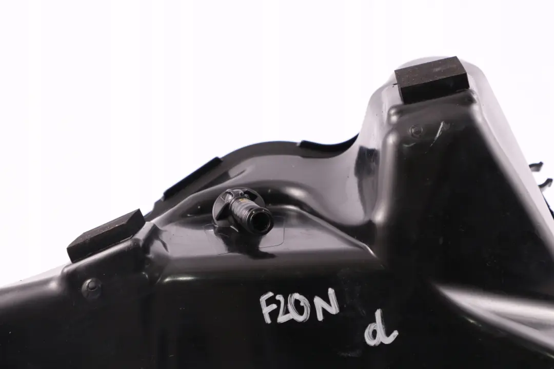 Zbiornik adblue SCR do BMW F20 F21 LCI o numerze 7403541 BMW F20 F21 LCI Zbiornik adblue SCR - SKU 7403541 - Numer Części 7403541