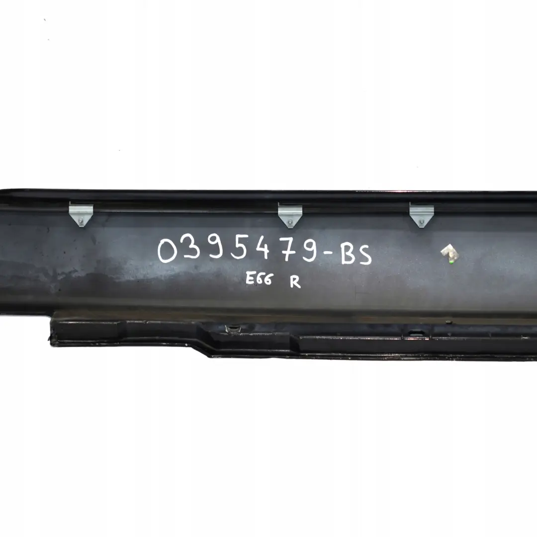 Listello Portiera Apertura Gonna Destra Black Sapphire Nera per BMW 7 E66 con numero di parte 0395479 BMW 7 E66 Listello Portiera Apertura Gonna Destra Black Sapphire Nera - SKU 0395479-BS - Numero di parte 0395479