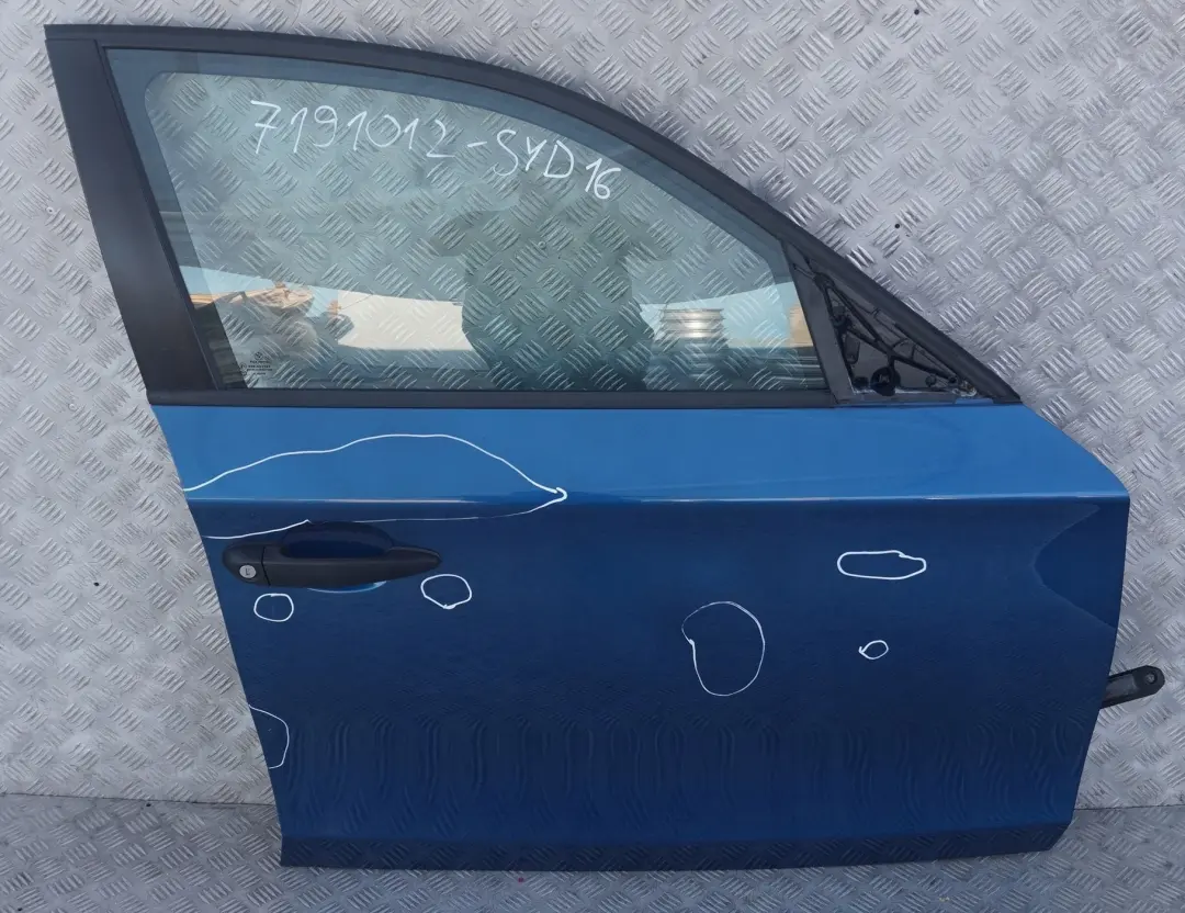 drzwi prawe przednie Sydney Blau A19 do BMW E87 o numerze 7191012 BMW E87 drzwi prawe przednie Sydney Blau A19 - SKU 7191012-SYD16 - Numer Części 7191012
