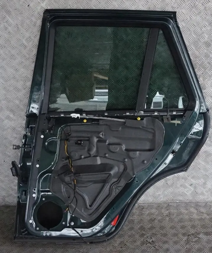 Lato Portiera Posteriore Destra Verde Oxford Metallizzato - 430 per BMW X5 E53 con numero di parte 8256828 BMW X5 E53 Lato Portiera Posteriore Destra Verde Oxford Metallizzato - 430 - SKU 8256828-OXF2 - Numero di parte 8256828