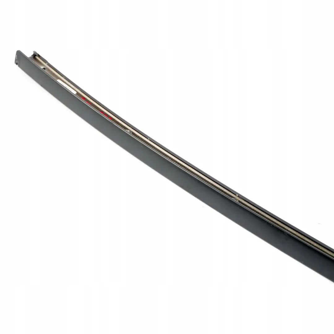 Listello Pilastro SX Nero Opaco 5176 per BMW E88 Cabrio con numero di parte 7164995 BMW E88 Cabrio Listello Pilastro SX Nero Opaco 5176 - SKU 7164995 - Numero di parte 7164995