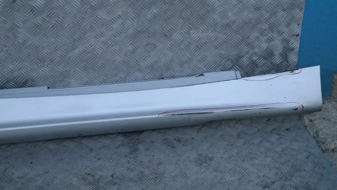 Schwellerleiste Blende Schweller rechts Titansilber Sliber Metallic für BMW 1 er E87 mit Teilenummer 51770032948 BMW 1 er E87 Schwellerleiste Blende Schweller rechts Titansilber Sliber Metallic - SKU 0032948-TS10 - Teilenummer 51770032948