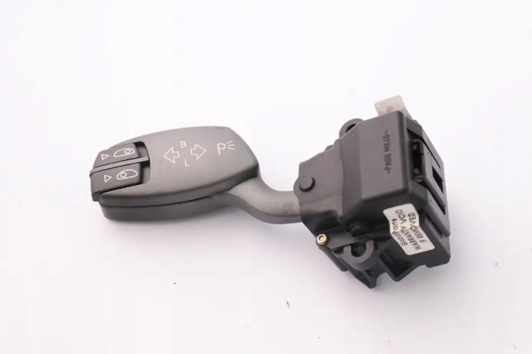 Włącznik Manetka Przełącznik Kierunkowskazu do BMW E65 o numerze 6911516 BMW E65 Włącznik Manetka Przełącznik Kierunkowskazu - SKU 6911516 - Numer Części 6911516