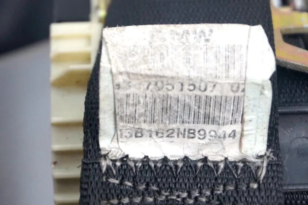 Sitz Obergurt Hinten Links Schwarz 7211 für BMW X5 er E53 mit Teilenummer 7051507 BMW X5 er E53 Sitz Obergurt Hinten Links Schwarz 7211 - SKU 7051507 - Teilenummer 7051507