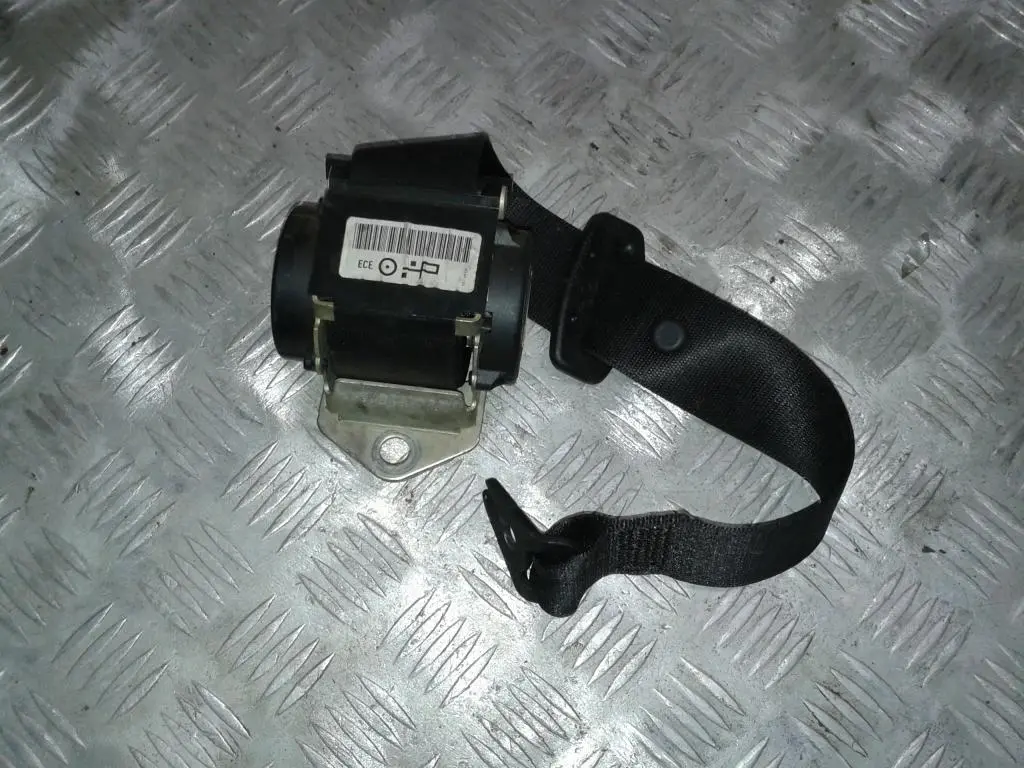 Sicherheitsgurt Obergurt hinten Mitte Schwarz für BMW 3 er E90 E90N LCI mit Teilenummer 7074926 BMW 3 er E90 E90N LCI Sicherheitsgurt Obergurt hinten Mitte Schwarz - SKU 7074926 - Teilenummer 7074926