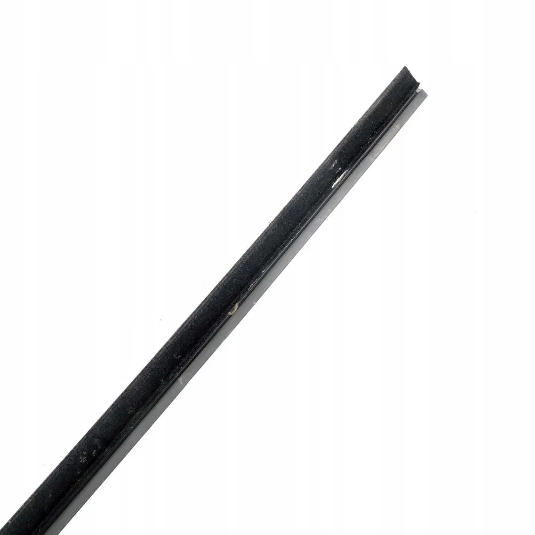 Listwa szyby lewy tył do BMW E36 Sedan Kombi o numerze 8174765 BMW E36 Sedan Kombi Listwa szyby lewy tył - SKU 8174765 - Numer Części 8174765