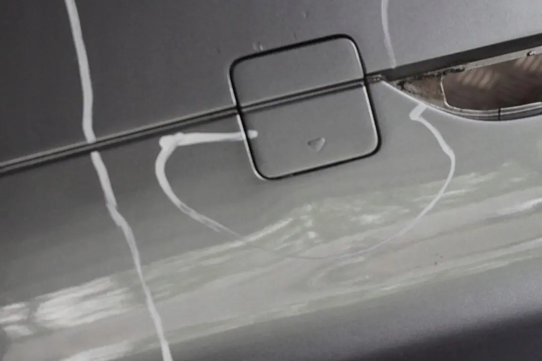 Zderzak tylny tył pdc silbergrau A08 do BMW E60 o numerze 0149318 BMW E60 Zderzak tylny tył pdc silbergrau A08 - SKU 0149318-SBG2 - Numer Części 0149318