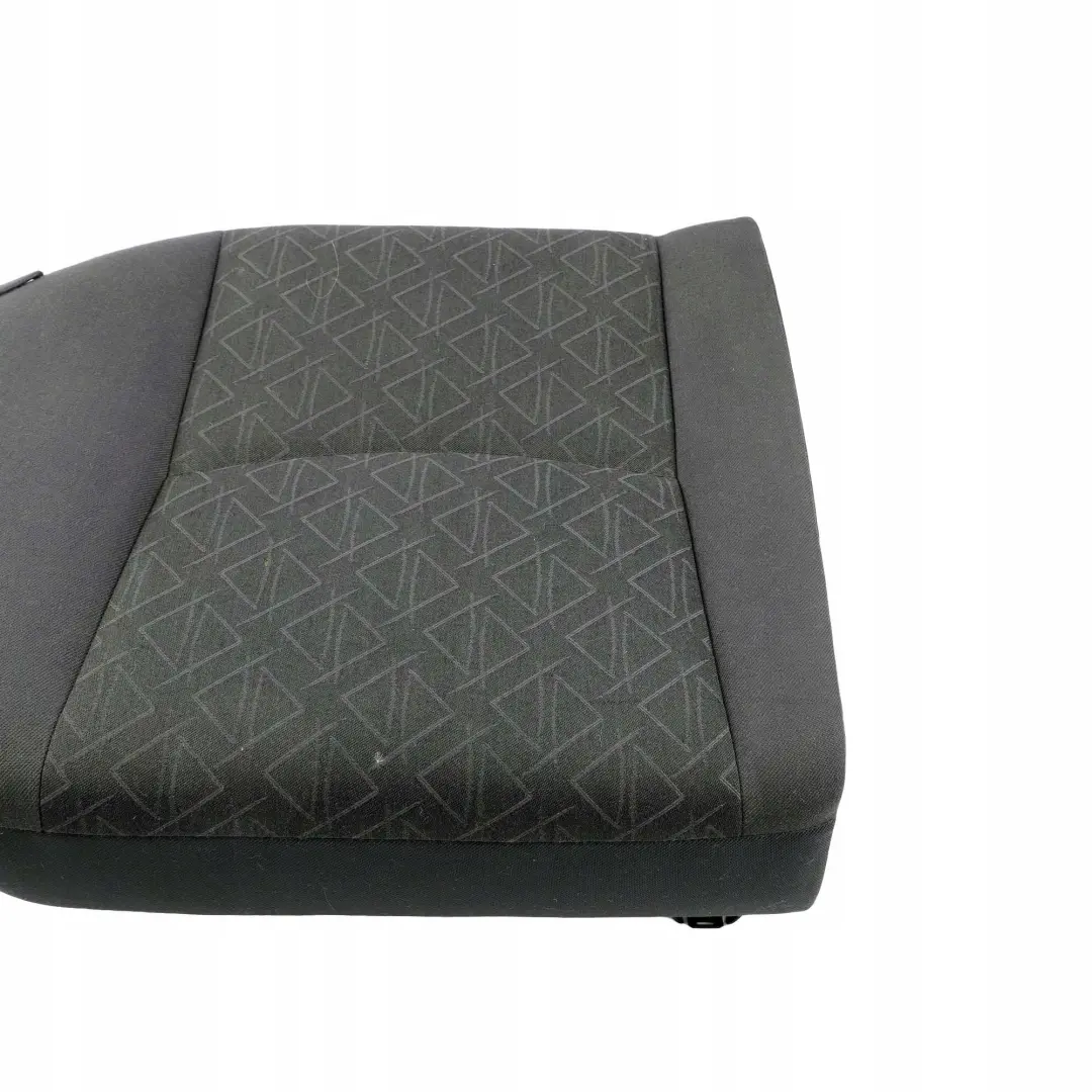 Kanapa siedzisko prawe sedan kombi do MERCEDES C W203 o numerze A2039203246 MERCEDES C W203 Kanapa siedzisko prawe sedan kombi - SKU A2039203246 - Numer Części A2039203246